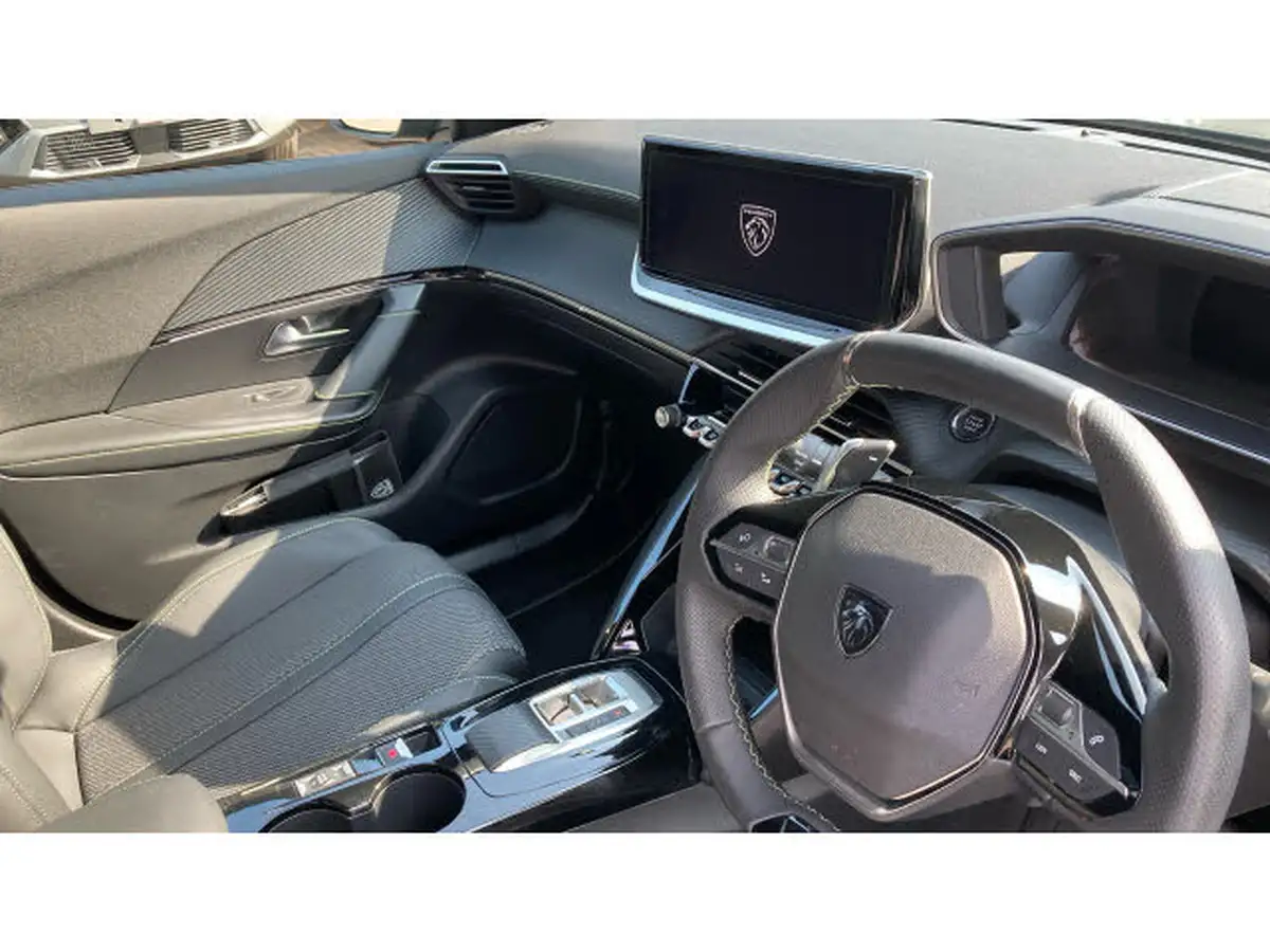 2024-peugeot-2008-suv-12-puretech-gt-130ps-eat8-big-10