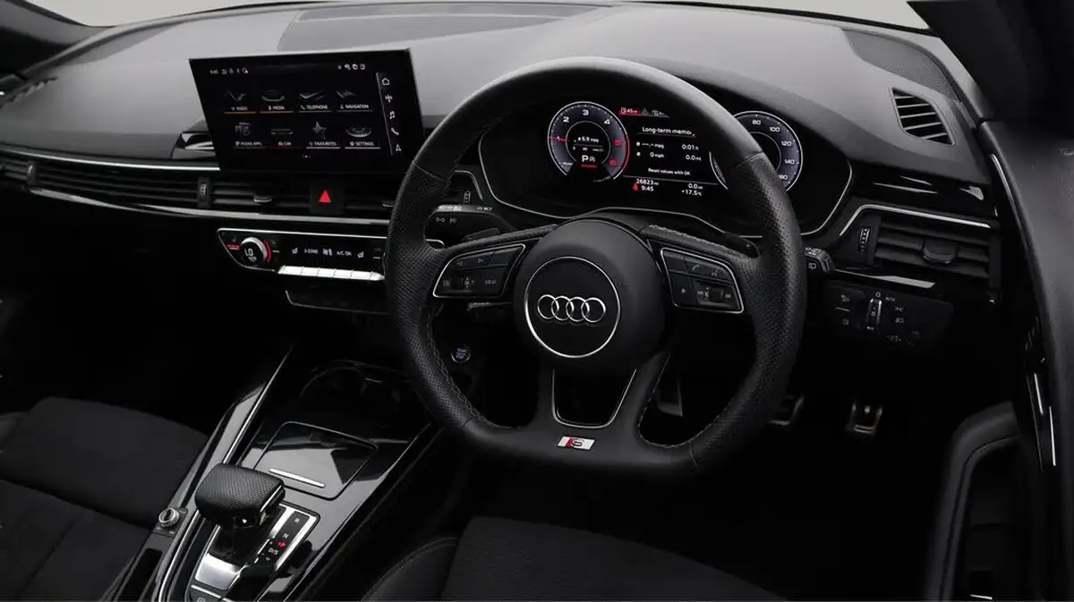 2023-audi-a4-avant-20-35-tdi-black-edition-big-10