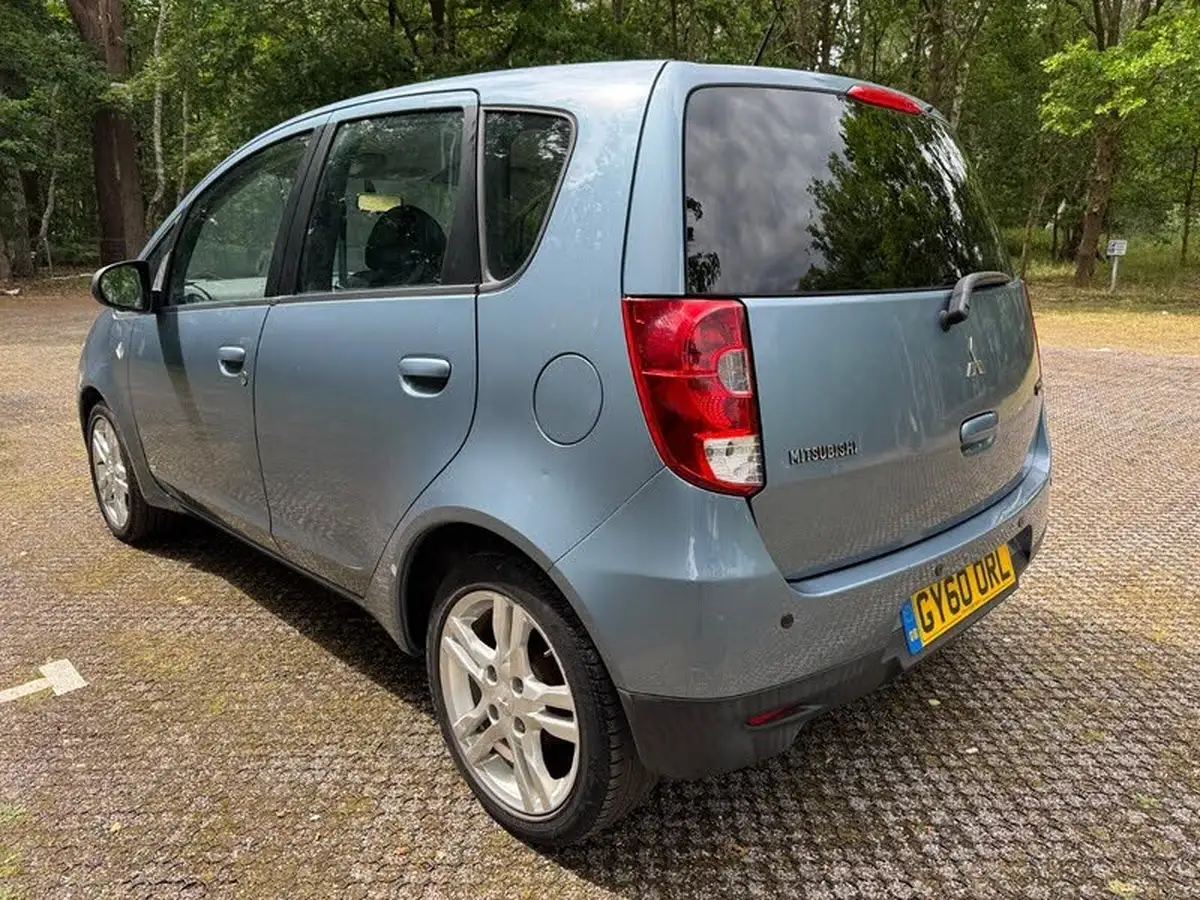 2011-mitsubishi-colt-13-cz2-5d-amt-big-3