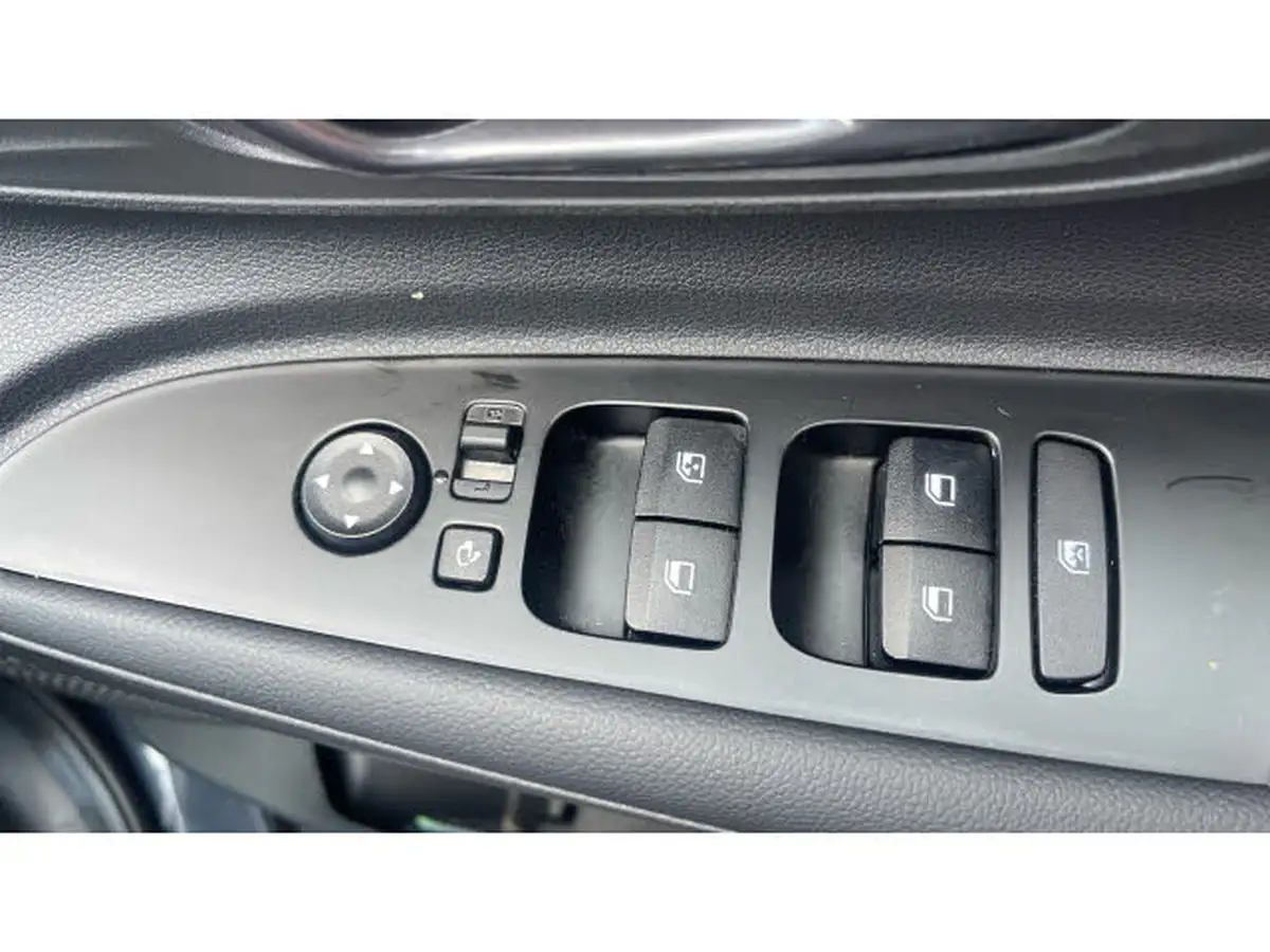 2025-hyundai-bayon-10-t-gdi-premium-100ps-7dct-big-25