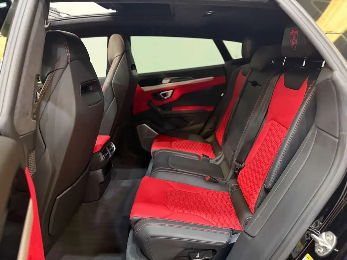 2019-lamborghini-urus-40-no-trim-big-37