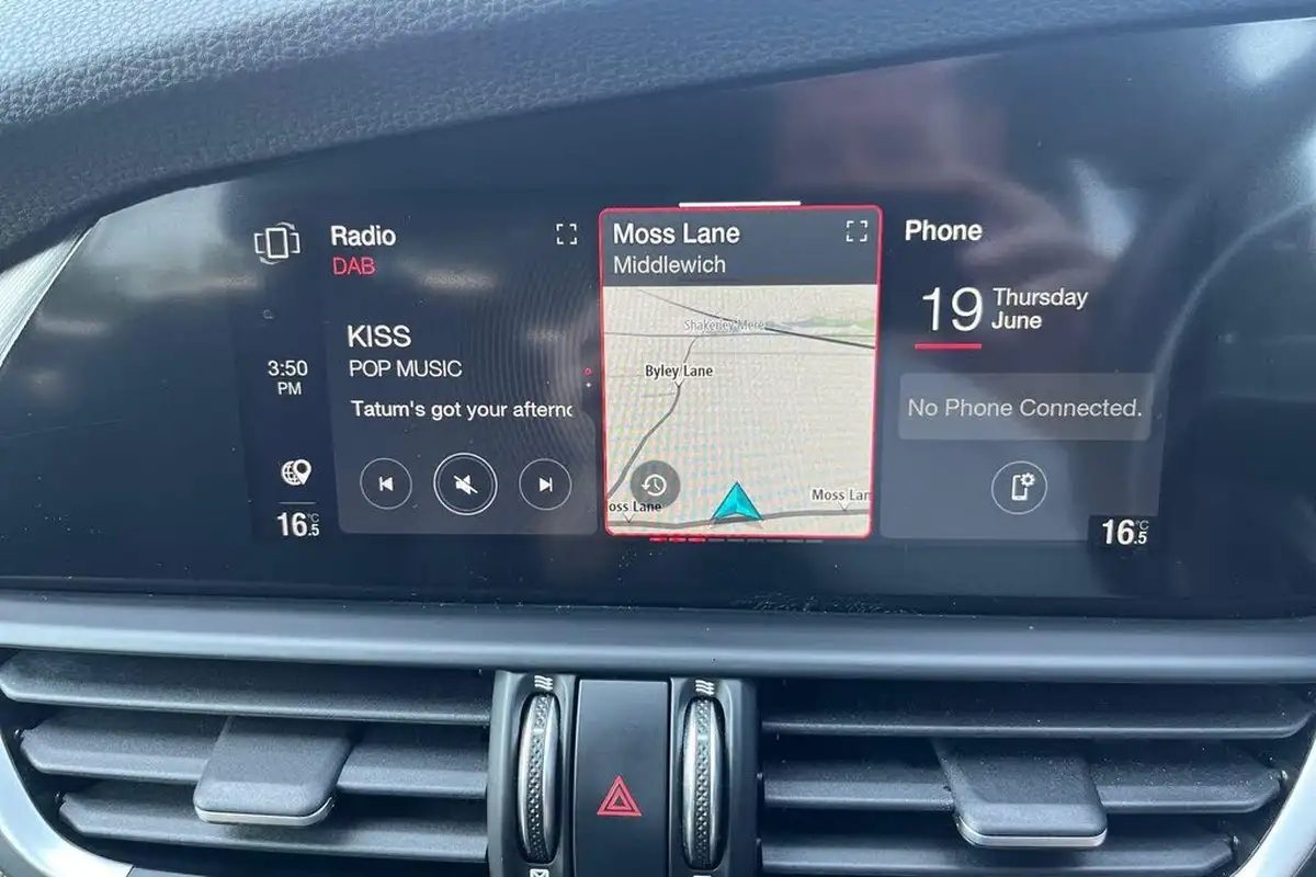 2021-alfa-romeo-giulia-20-veloce-276bhp-big-9