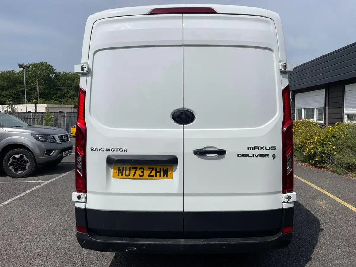 2023-maxus-deliver-9-big-18