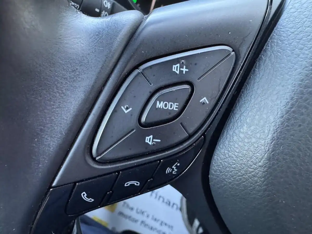 2018-toyota-c-hr-18-vvt-i-dynamic-big-33