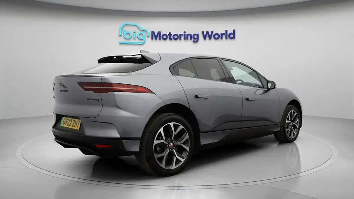 2022-jaguar-i-pace-ev400-hse-black-big-7