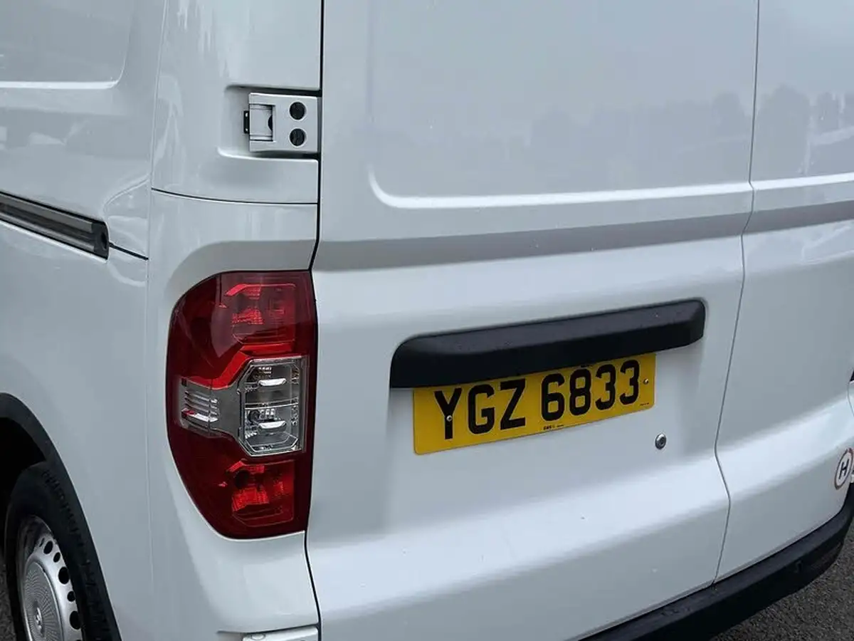 2021-maxus-e-deliver-3-e-l2h1-525kwh-platform-cab-big-10