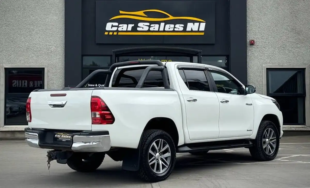 2019-toyota-hi-lux-24d-4d-invincible-150hpeu6dt-e-32t-auto-big-3