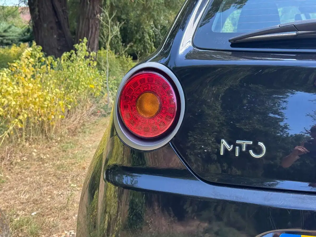2012-alfa-romeo-mito-14-sprint-tb-multiair-105bhp-big-4