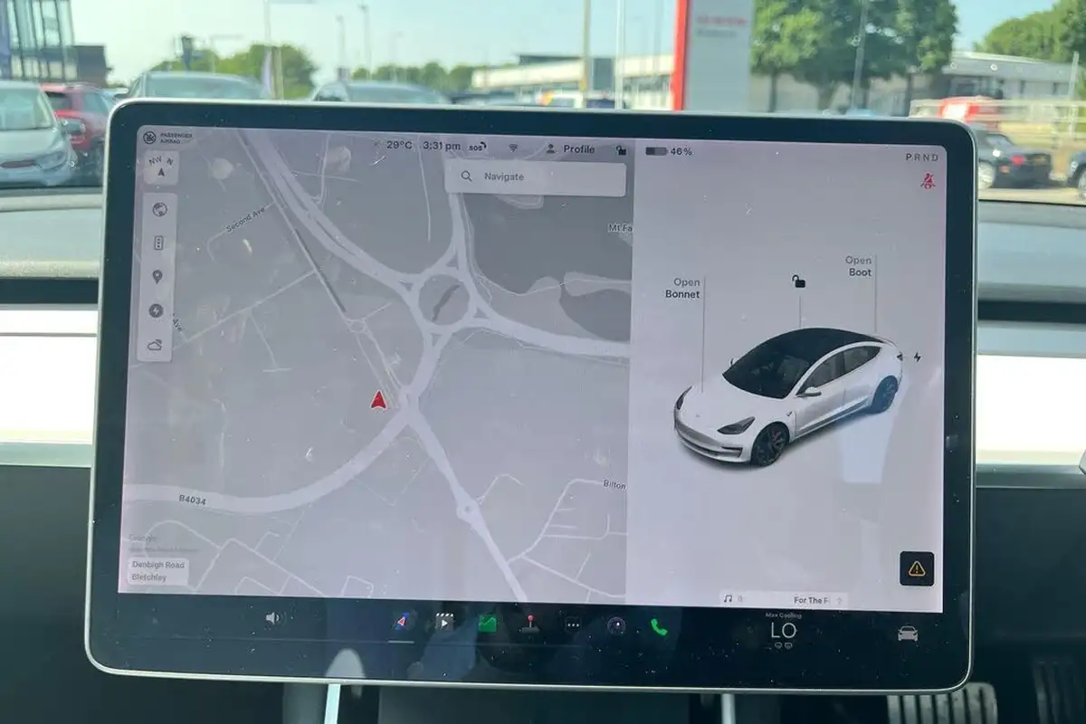 2020-tesla-model-3-e-performance-big-17