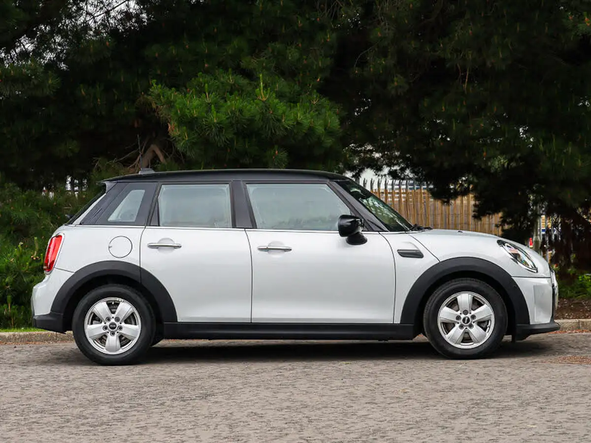 2021-mini-cooper-15-cooper-classic-hatchback-5d-big-2