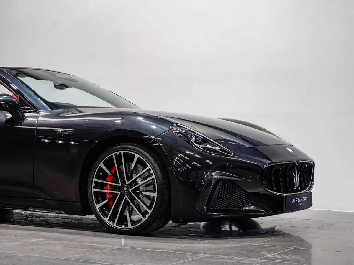 2024-maserati-grancabrio-30-trofeo-big-22