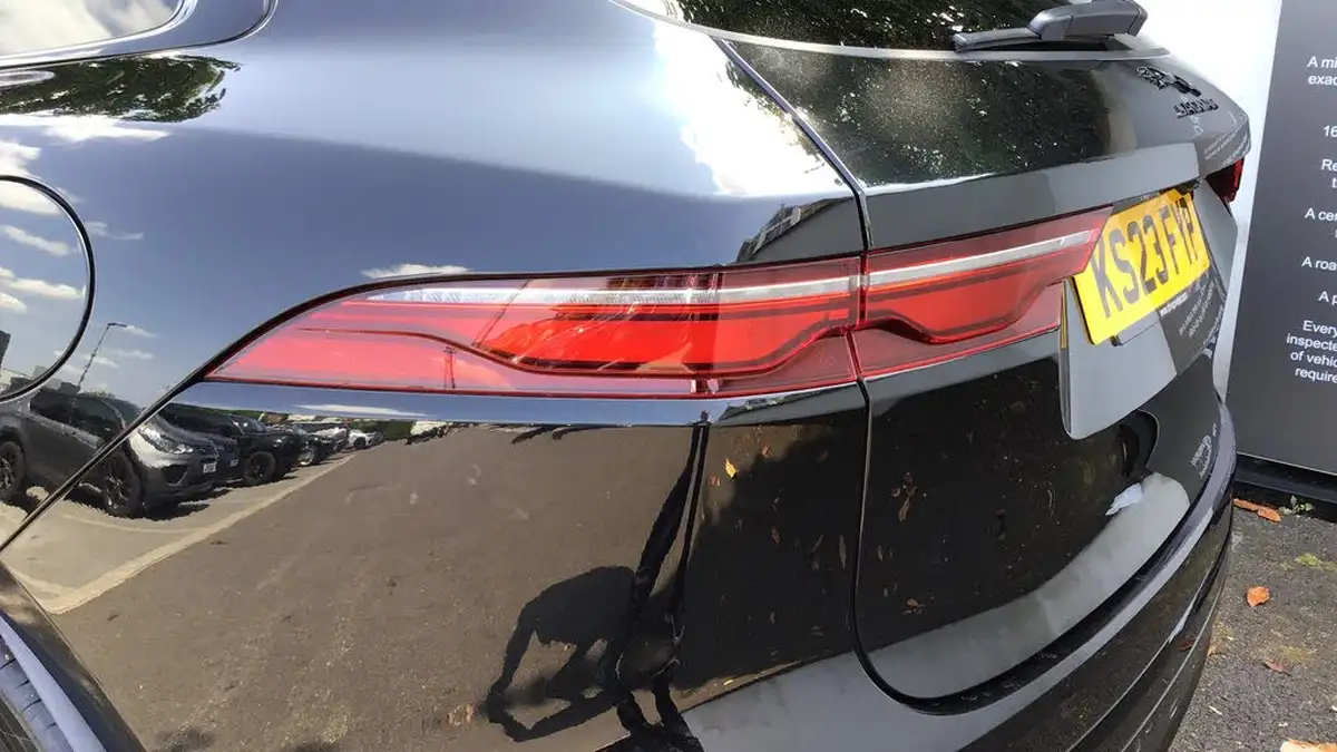 2023-jaguar-f-pace-20-p250-r-dynamic-hse-black-big-18