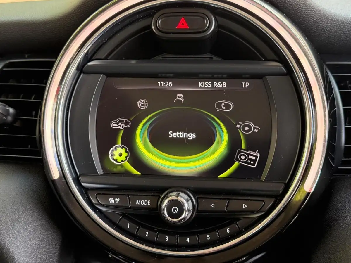 2016-mini-cooper-20-cooper-s-chili-ss-hatchback-3d-big-28