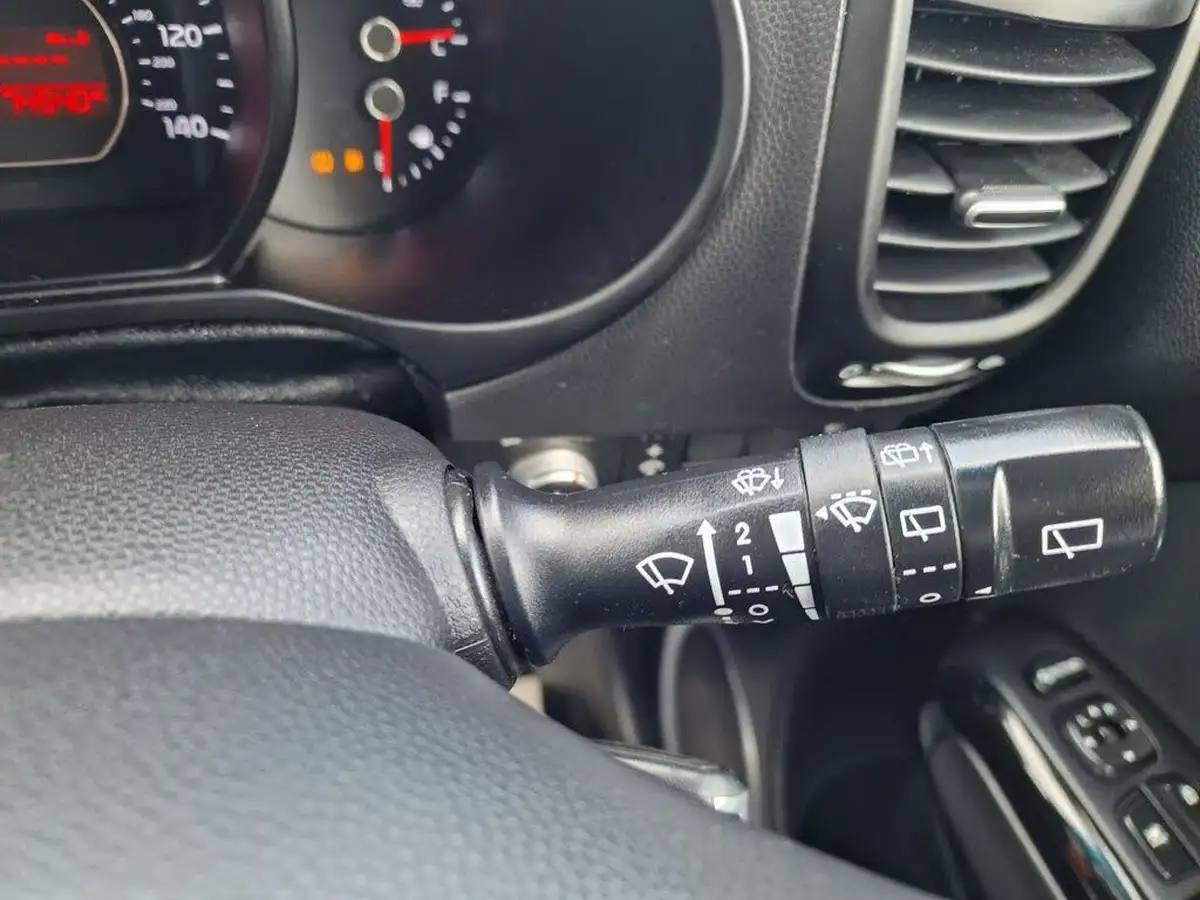 2014-kia-soul-16-connect-plus-big-23