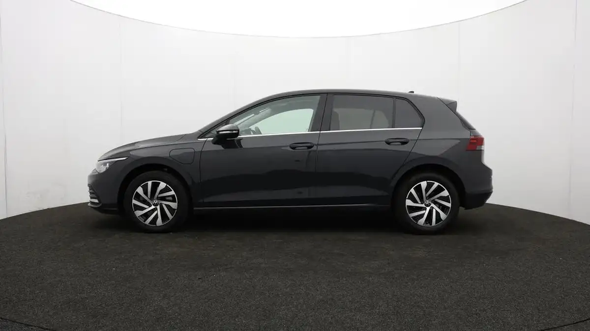 2023-volkswagen-golf-14-tsi-ehybrid-style-big-63