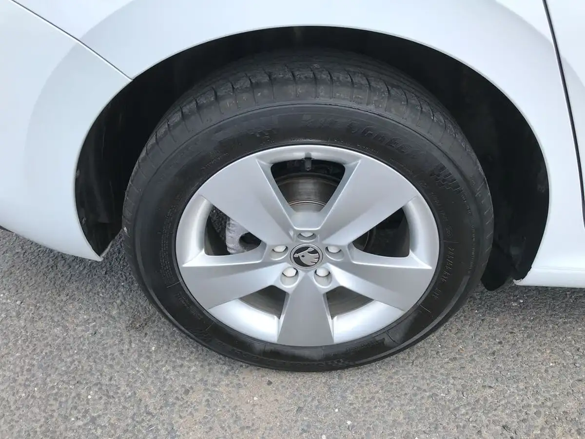 2022-skoda-scala-15-tsi-se-big-15