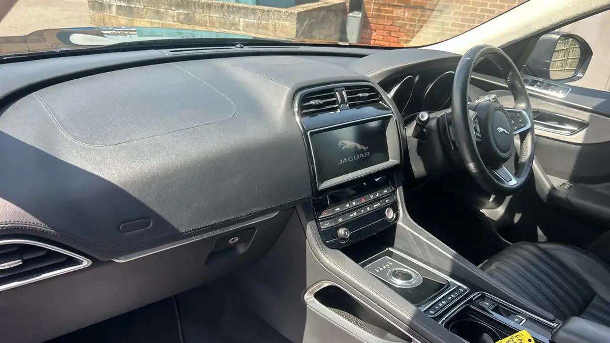 2018-jaguar-f-pace-20i-portfolio-250ps-awd-1997cc-big-22