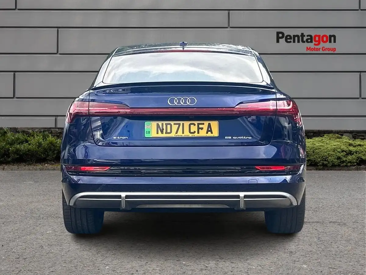 2021-audi-e-tron-55e-s-line-sportback-big-15