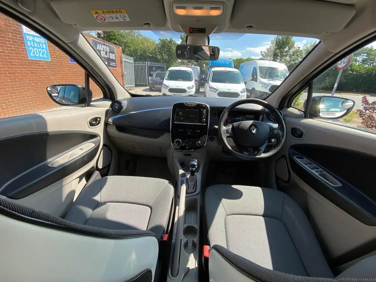 2018-renault-zoe-e-dynamique-nav-rapid-charge-big-11