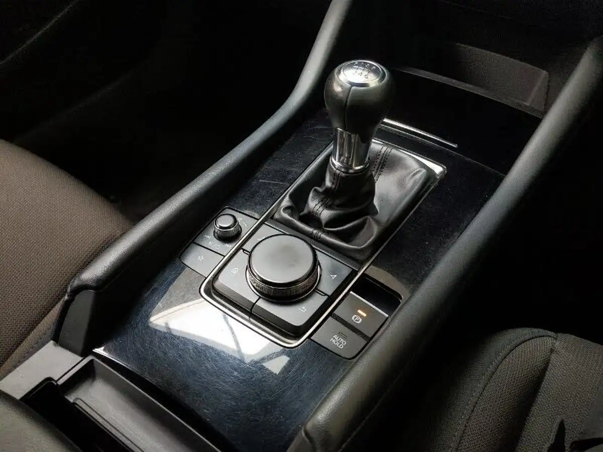 2022-mazda-mazda3-20-se-l-big-11