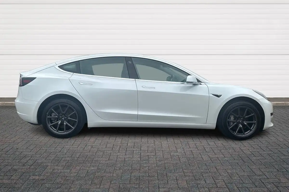 2019-tesla-model-3-e-standard-plus-big-14