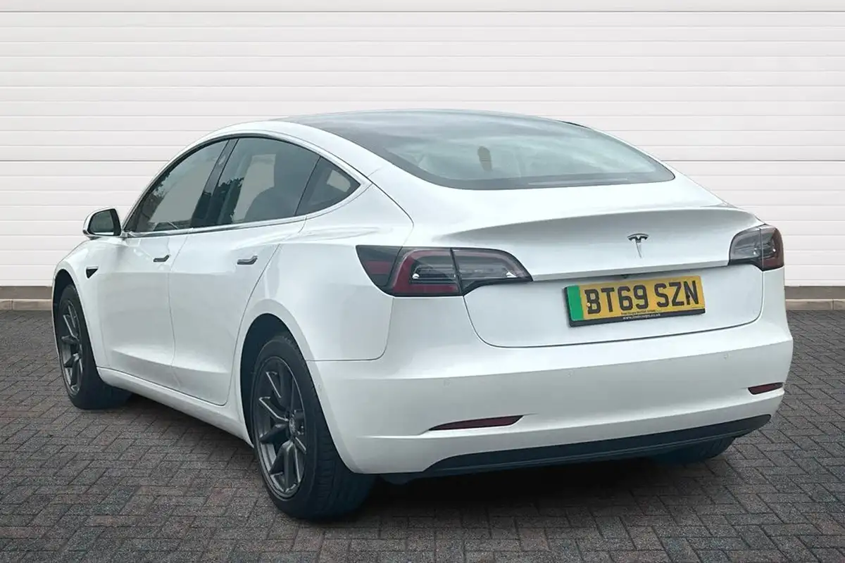 2019-tesla-model-3-e-standard-plus-big-10