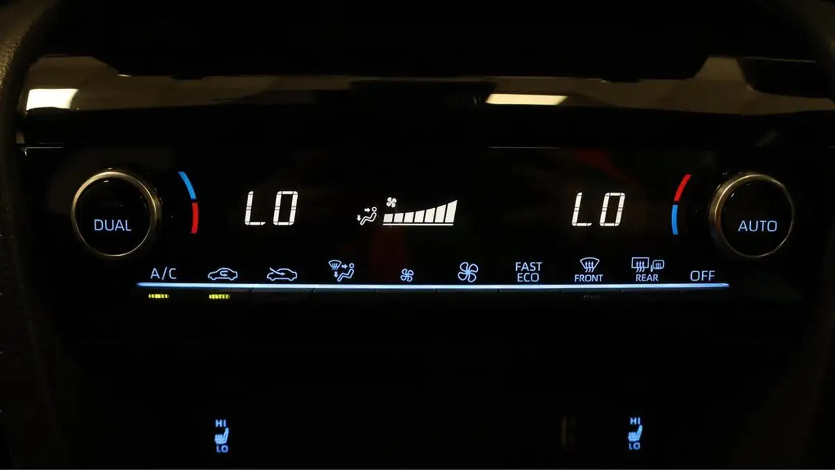 2022-toyota-yaris-cross-15-vvt-i-dynamic-big-16