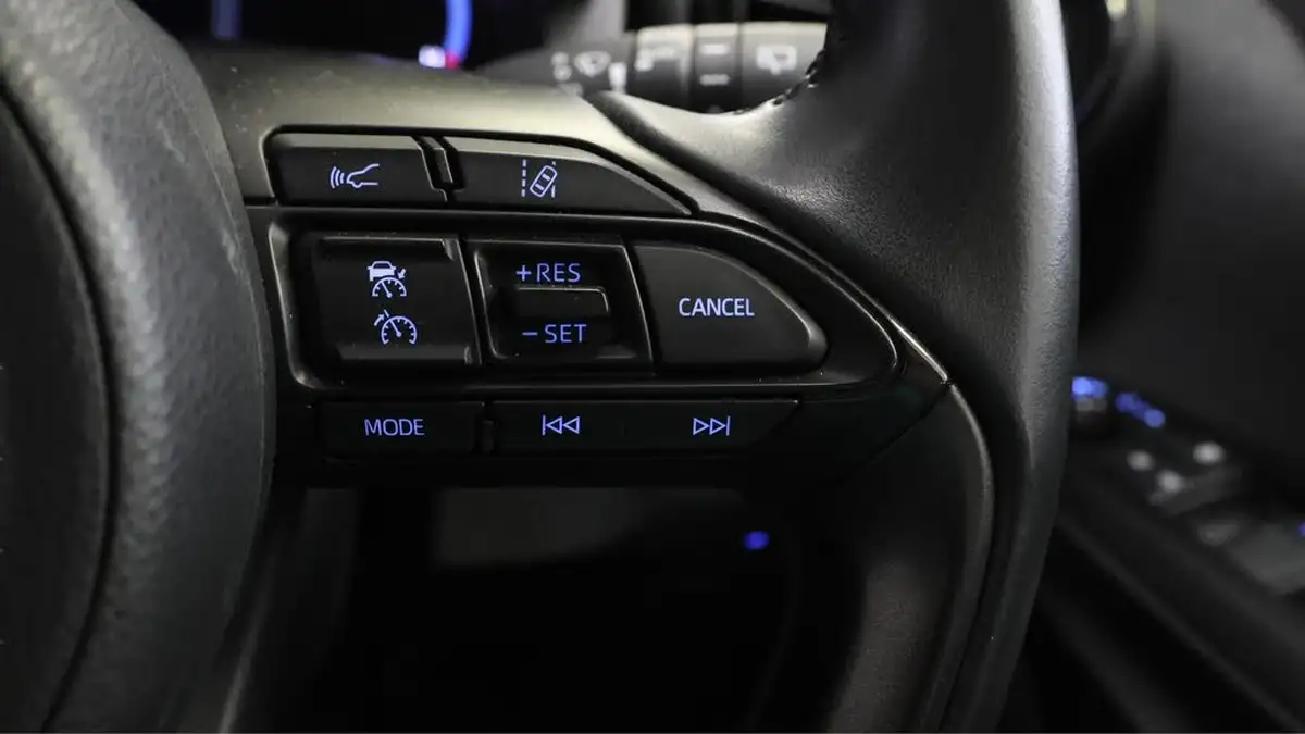 2022-toyota-yaris-cross-15-vvt-i-dynamic-big-40