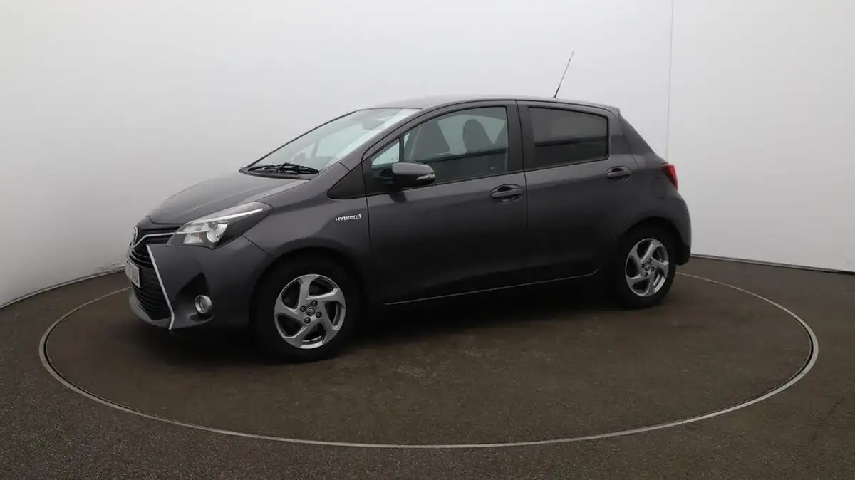 2017-toyota-yaris-15-vvt-i-icon-hybrid-big-67