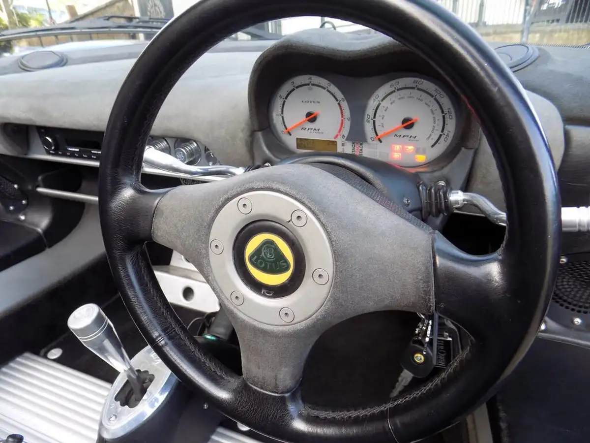 2001-lotus-elise-18-big-17