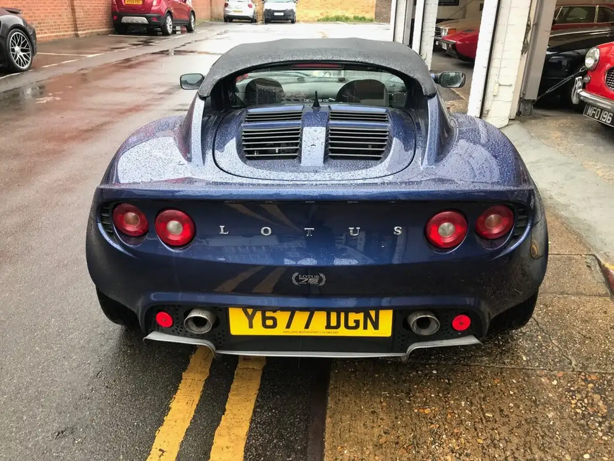 2001-lotus-elise-18-big-65