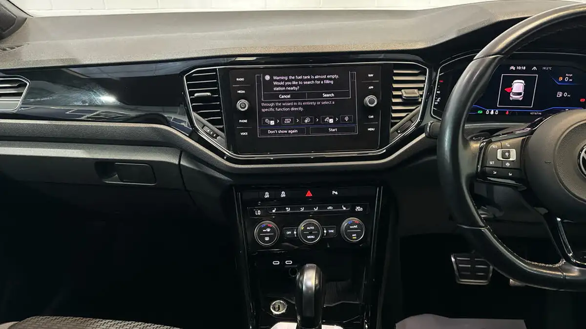 2021-volkswagen-t-roc-20-tsi-r-big-11