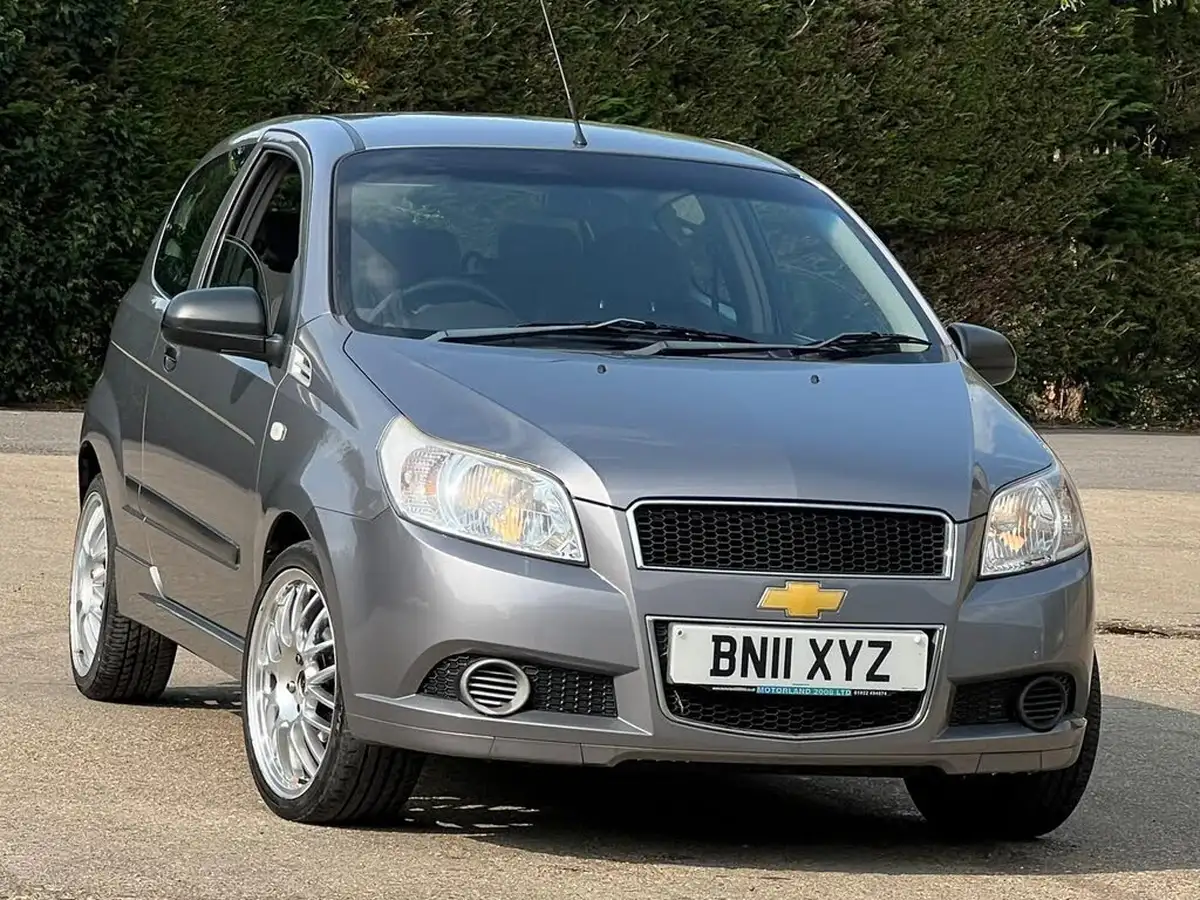 2011-chevrolet-aveo-12-s-3d-big-0