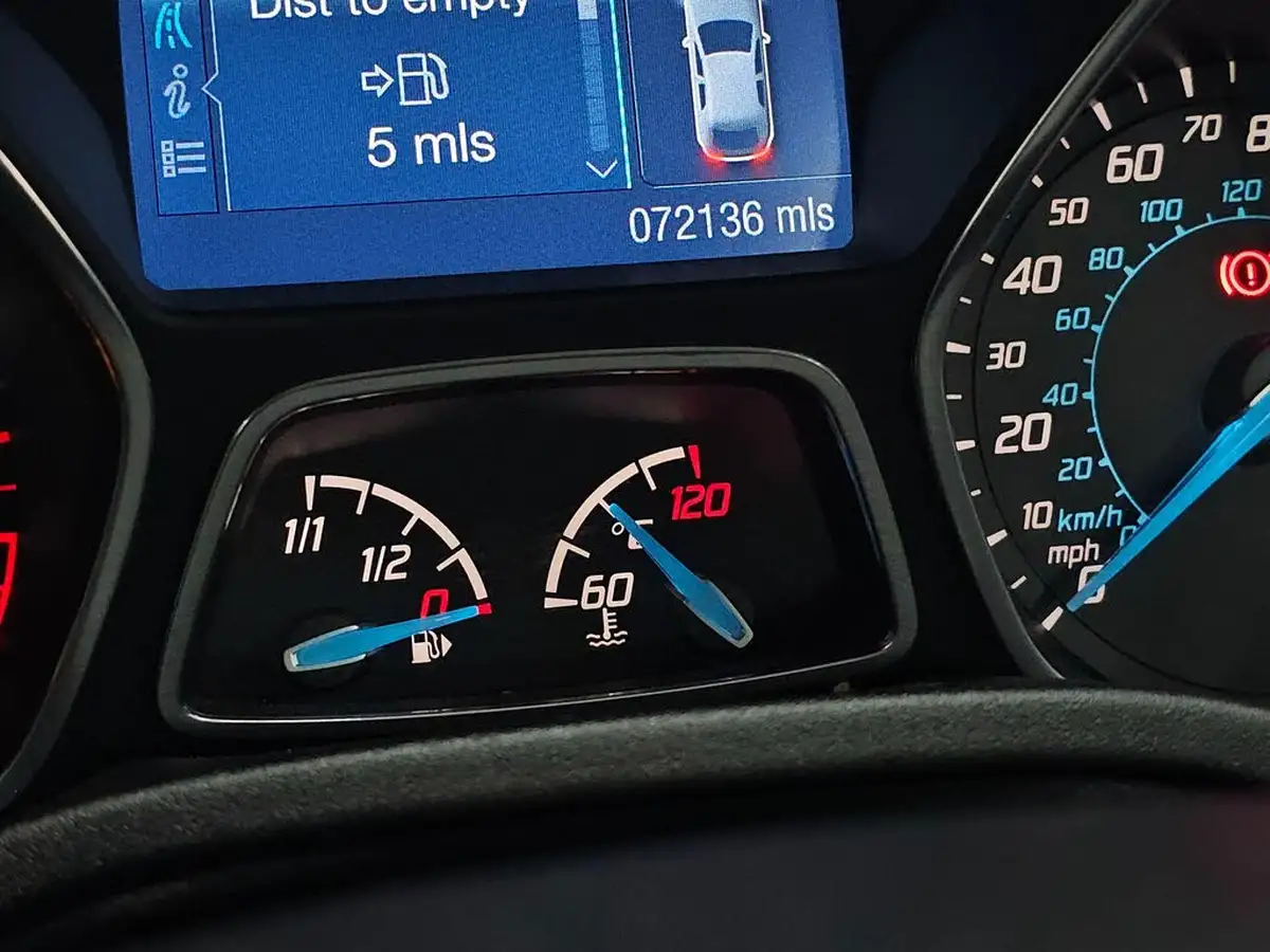 2014-ford-focus-10-titanium-navigator-scti-125ps-hatchback-big-47