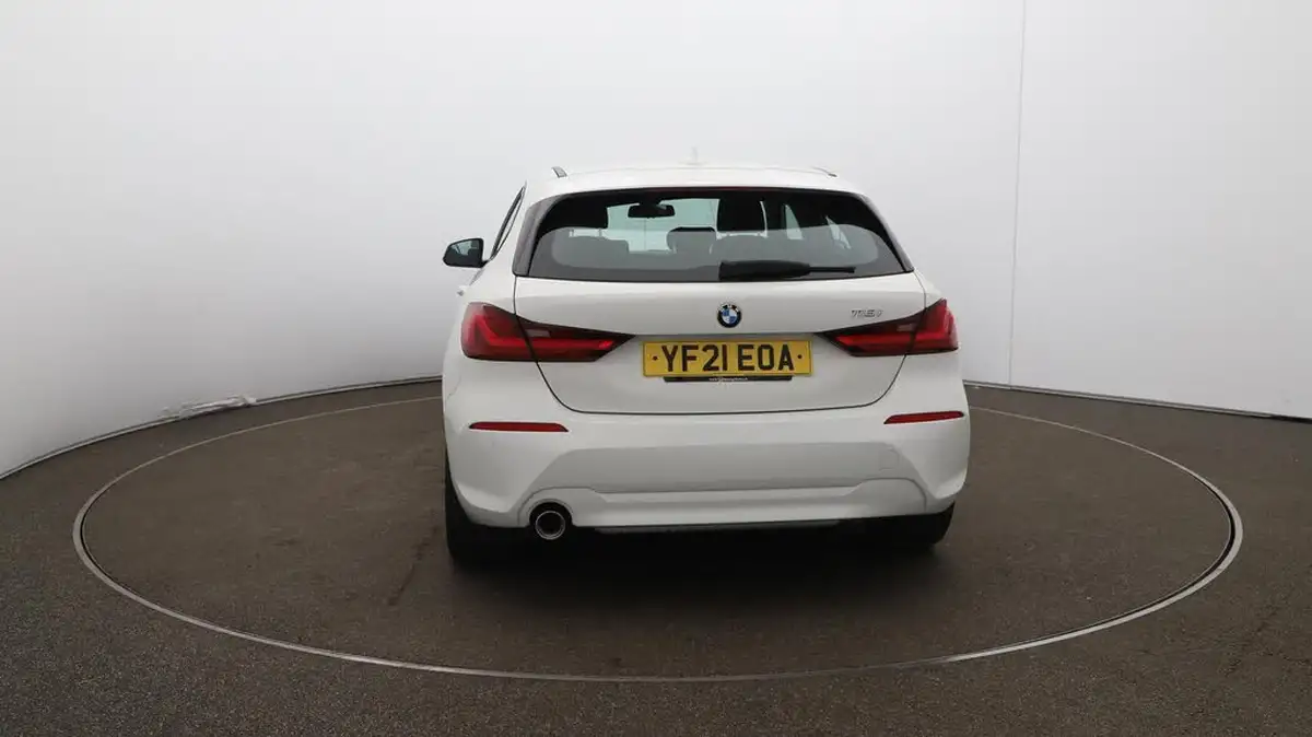 2021-bmw-1-series-15-118i-se-lcp-dct-big-59
