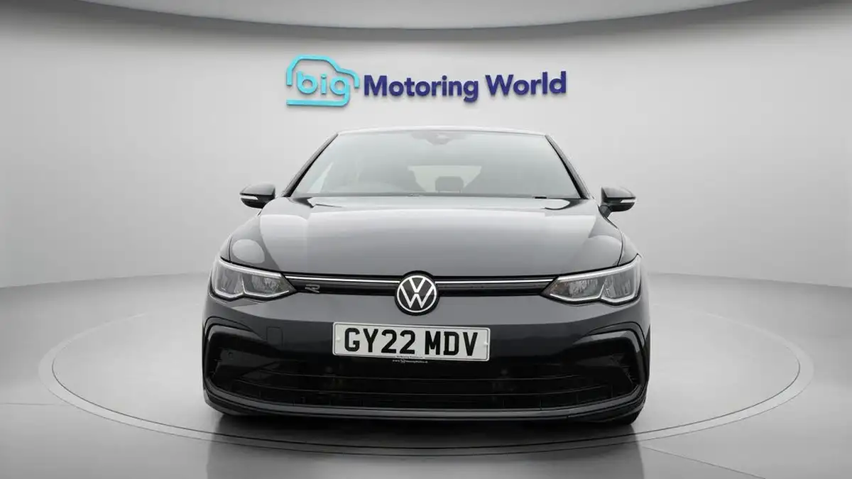 2022-volkswagen-golf-15-etsi-r-line-150ps-hatchback-big-2