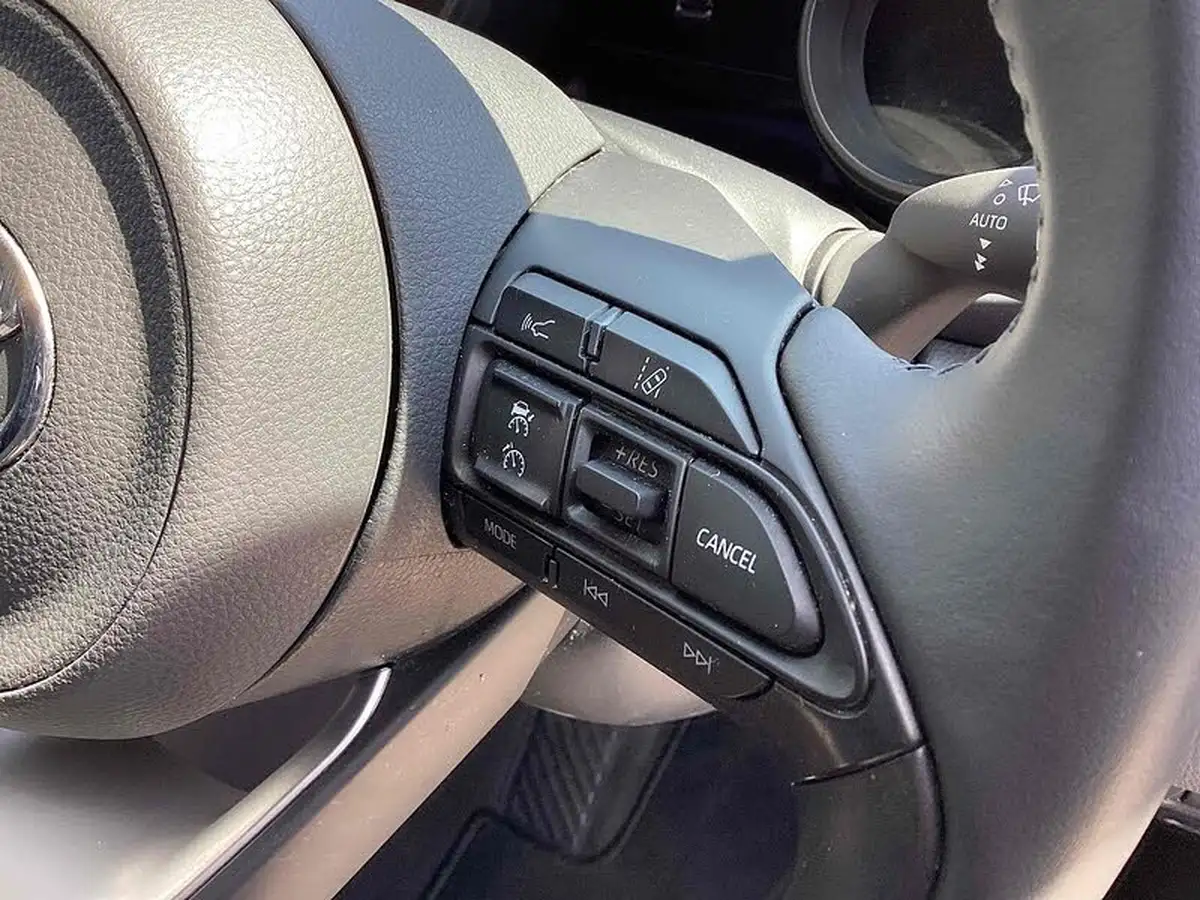 2023-toyota-yaris-15-vvt-i-design-big-33