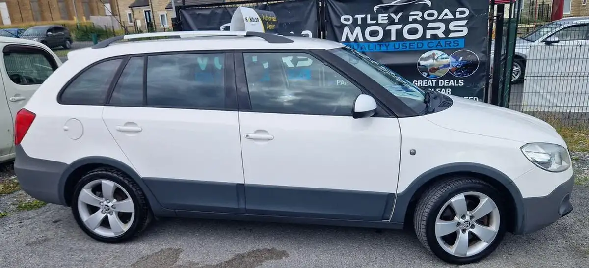 2013-skoda-fabia-16td-scout-big-48