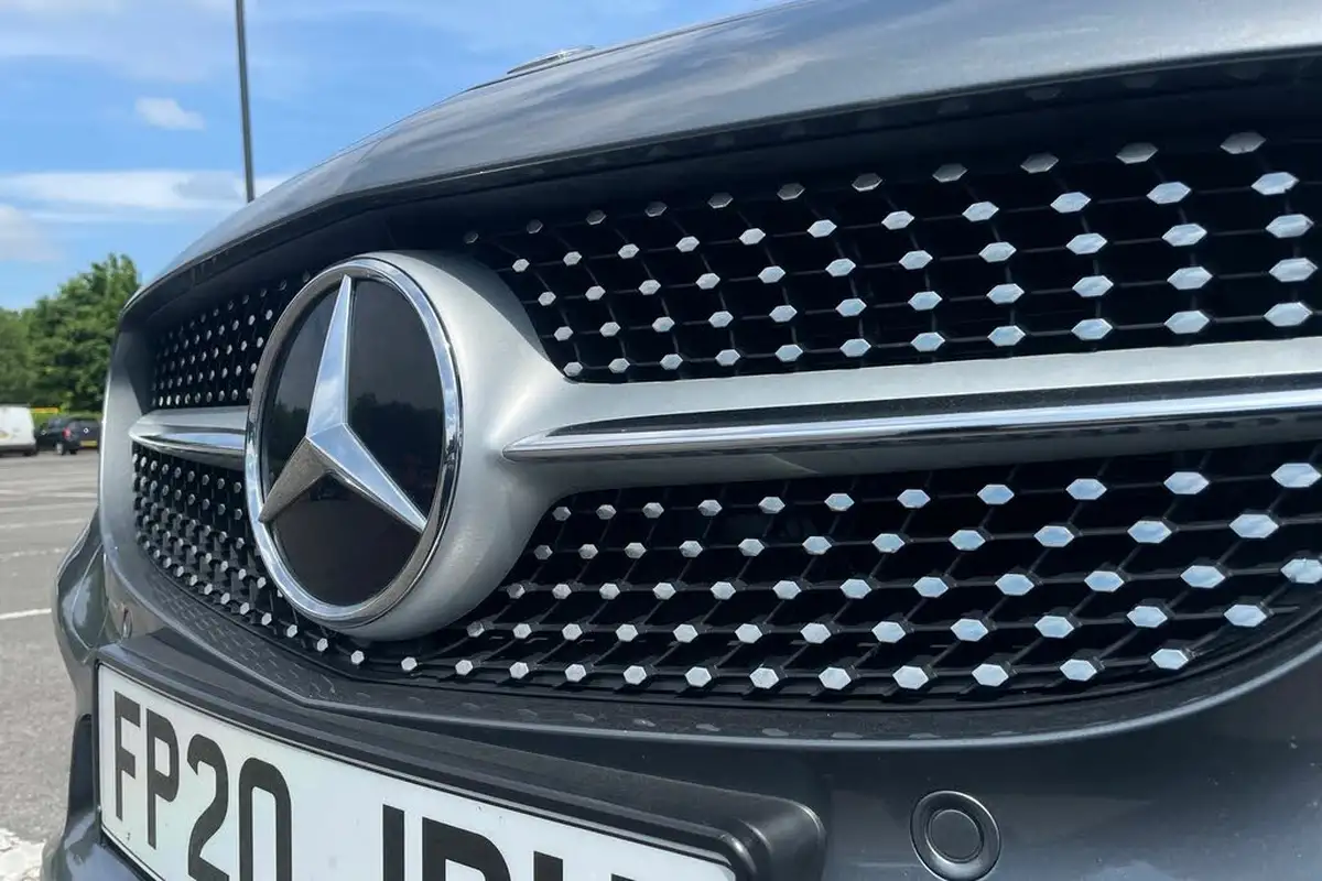 2020-mercedes-benz-c-class-20d-c300d-amg-line-edition-244ps-premium-saloon-4d-big-16