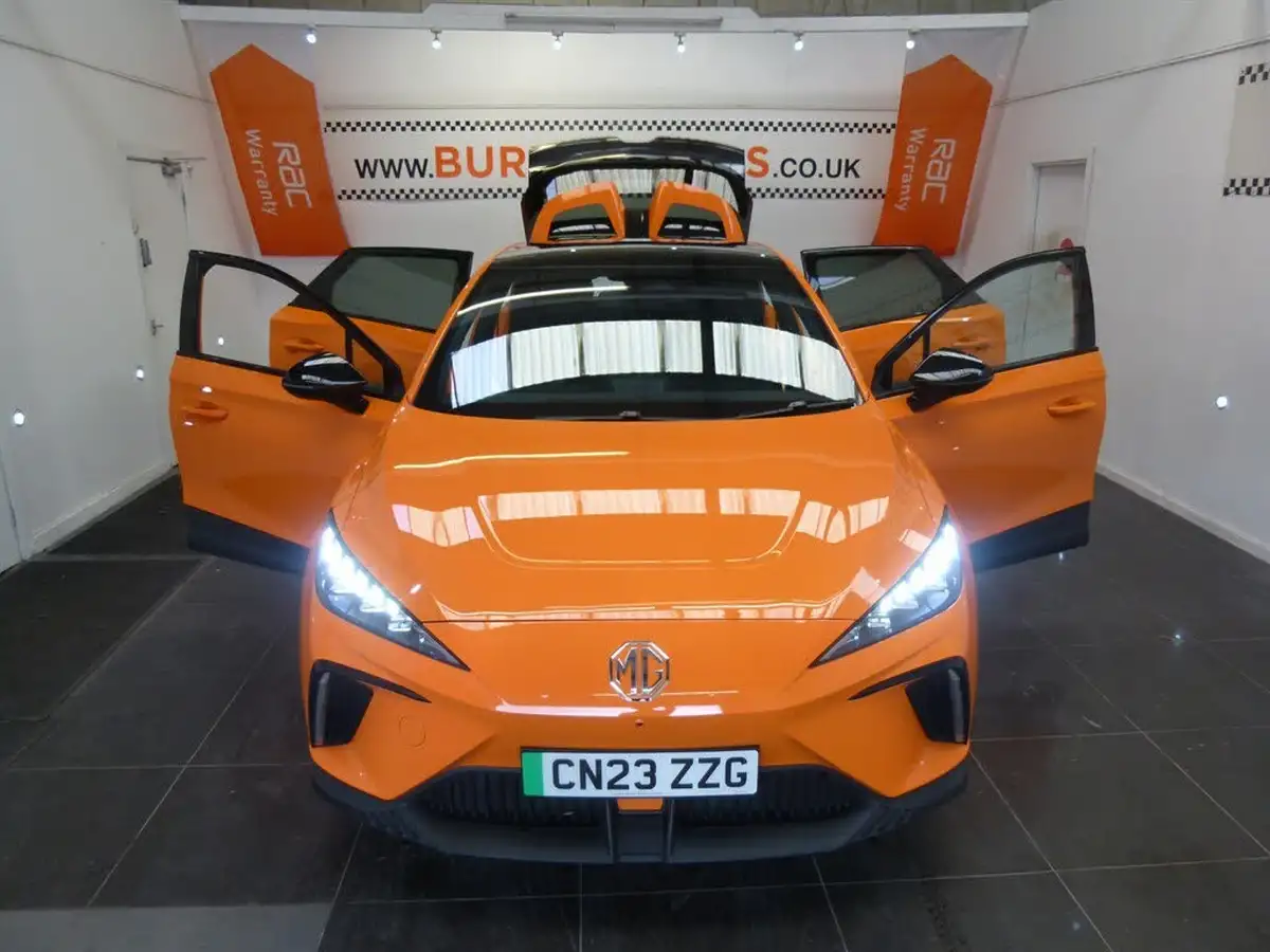 2023-mg-mg4-e-trophy-ev-203ps-long-big-20