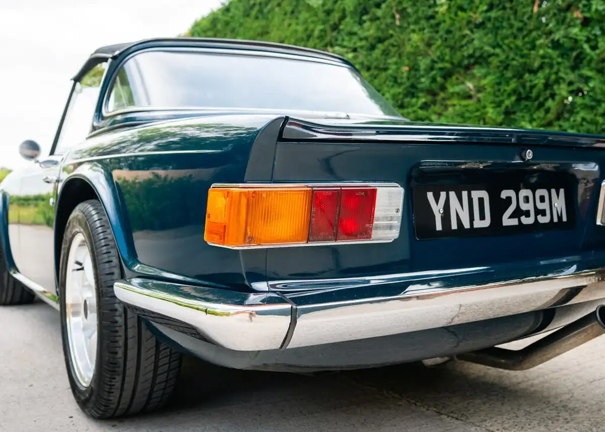 1973-triumph-tr6-roadster-rwd-big-27