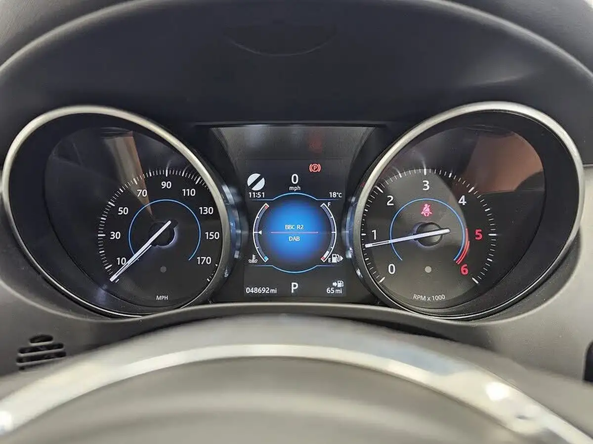2017-jaguar-f-pace-20-i4d-r-sport-180ps-awd-auto-big-26