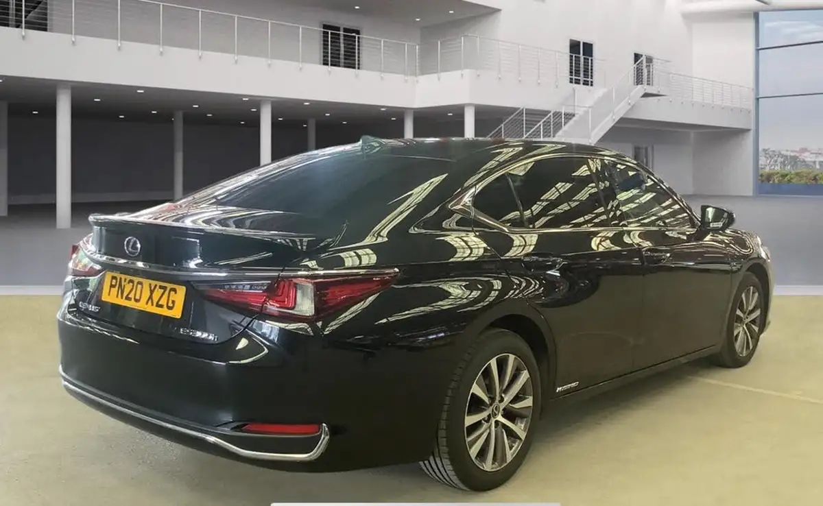 2020-lexus-es-300h-25-es-215bhp-rear-privacy-glass-big-9