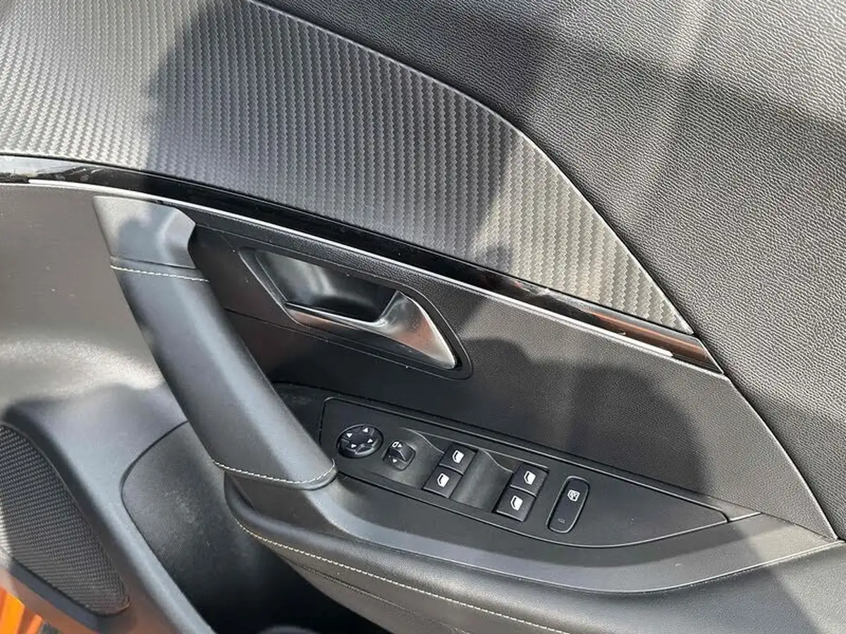 2021-peugeot-2008-suv-e-gt-premium-big-22