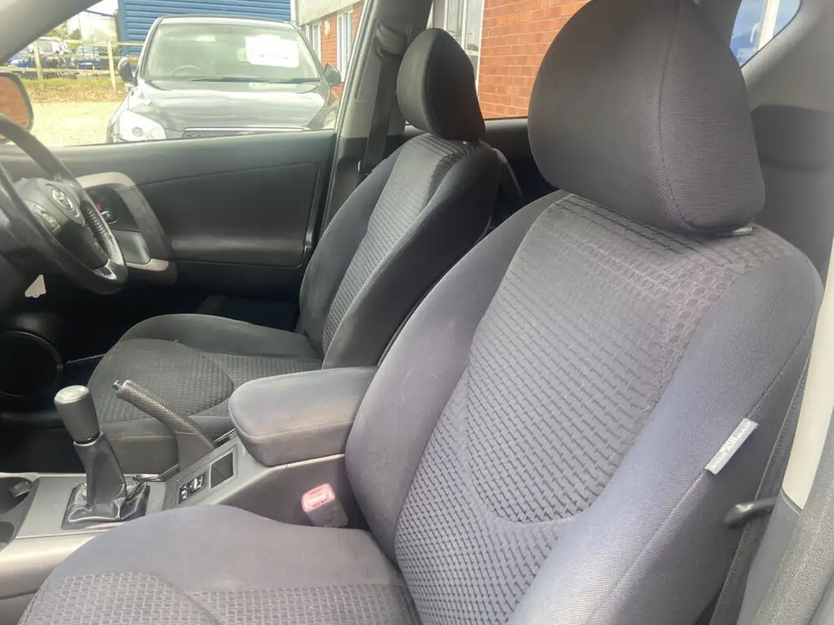 2008-toyota-rav4-20-xt-r-big-16
