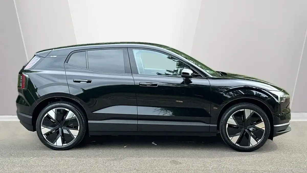 2025-volvo-ex30-e-single-motor-ultra-big-2