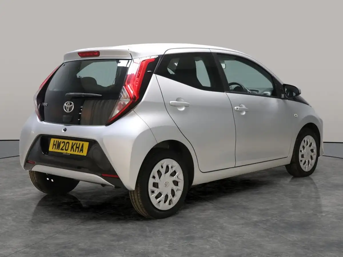 2020-toyota-aygo-10-vvt-i-x-play-big-11