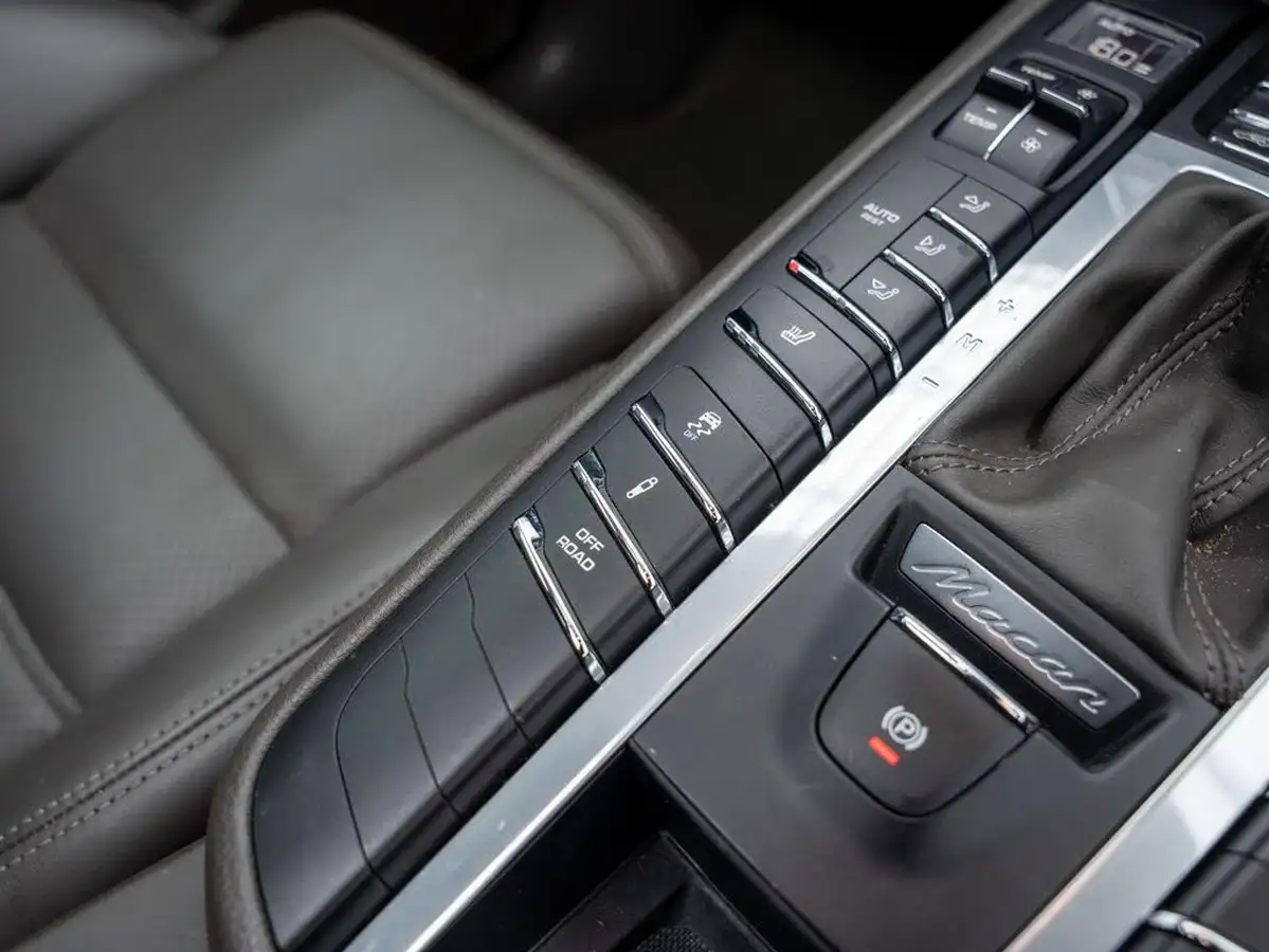 2020-porsche-macan-30-v6-s-big-36