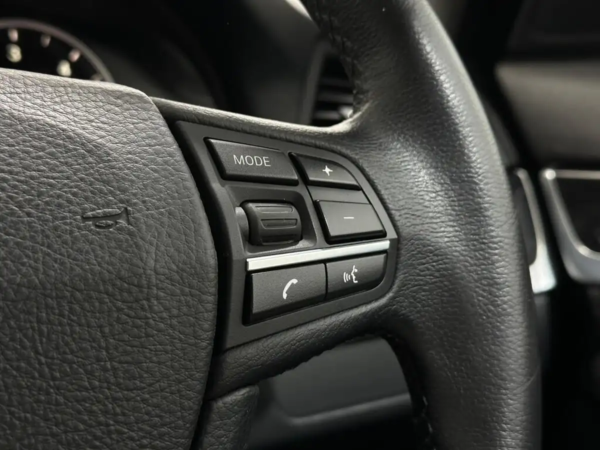 2014-bmw-5-series-20td-520d-se-touring-big-13