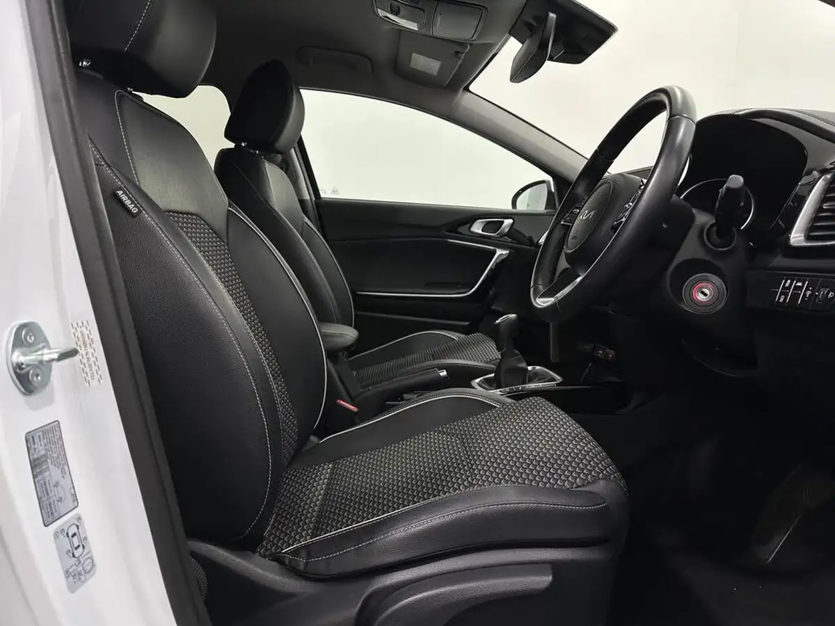 2023-kia-ceed-15-t-gdi-3-158bhp-hatchback-big-26